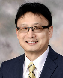 Shiqiang "Chris" Tian, MD Headshot
